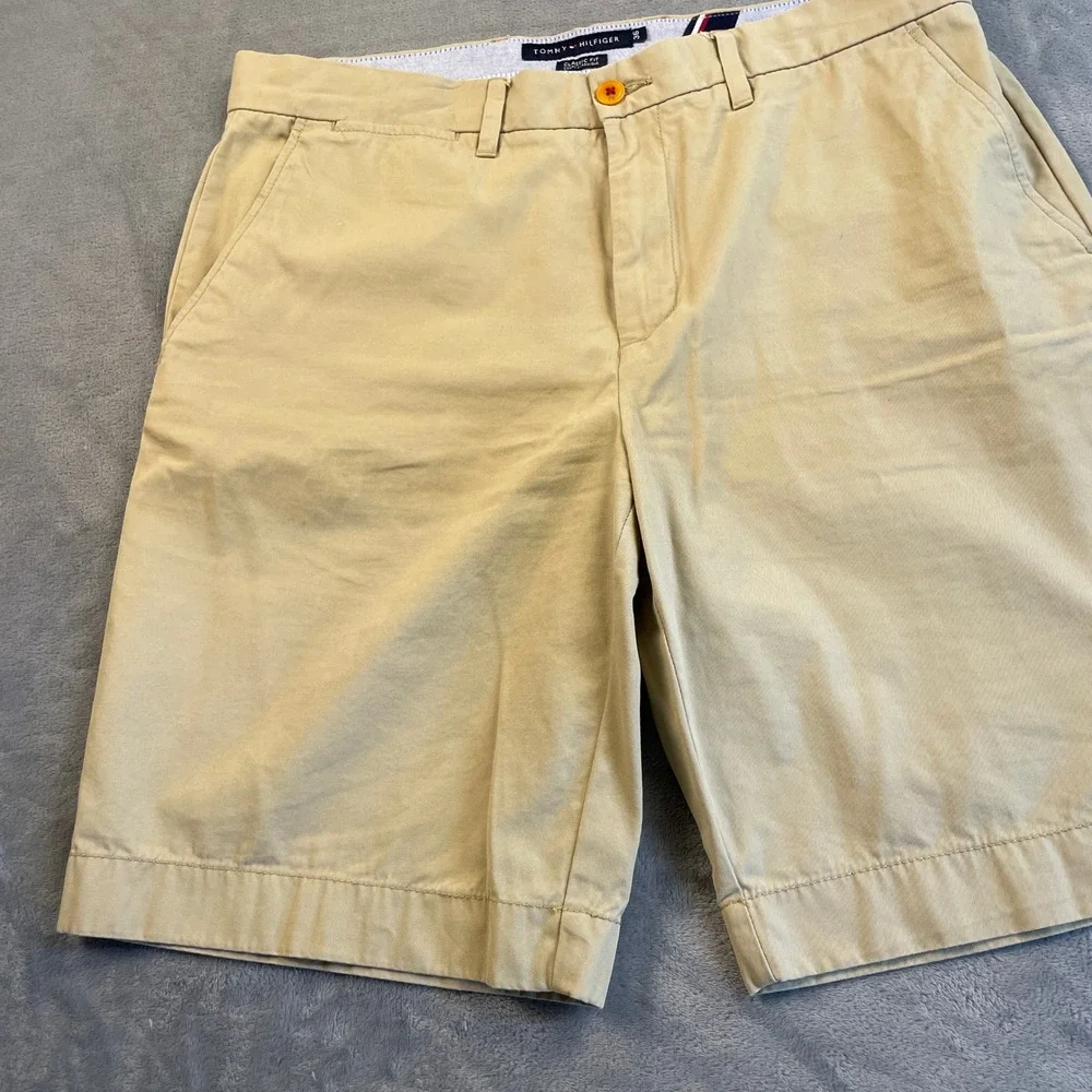 Tommy Hilfiger Mens Classic Fit Chino Shorts Tan Khaki Cotton Size 36 10 Inseam